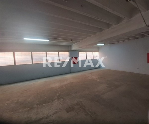 Deposito En Alquiler En La Zona Industrial De Palo Verde 370mts/1b/1pe