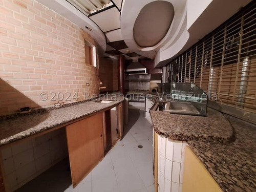 Carla Gonzalez Local Comercial En Venta En La Urbanizacion La Castellana Mls #23-28289 Centro Comercial San Ignacio