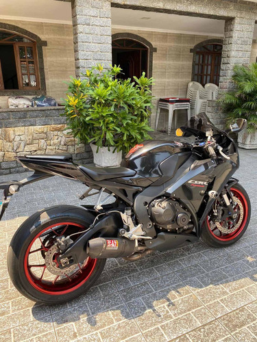 Imagem 4 de 11 de Honda Cbr 1000 Rr