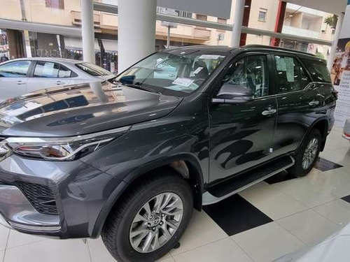 Toyota Hilux SW4 2.8 D-4D TURBO DIESEL SRX 4X4 AUTOMÁTICO