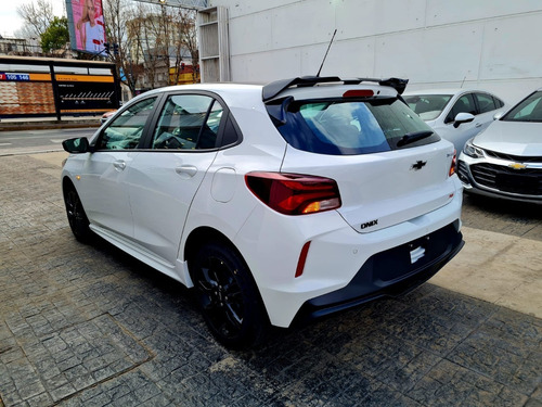 Imagen 8 de 15 de Chevrolet Onix Rs 1.0 Turbo Color Manual 0km 2022 ## 5