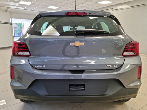 Imagen 13 de 15 de Chevrolet Onix Lt Tech 5p