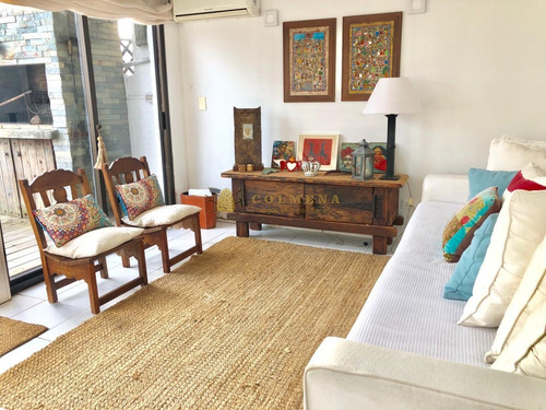Apartamento Penthouse Frente Al Mar De Playa Brava - Ref: 2716