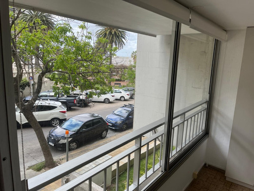 Dueño Alquila: ¡apartamento Con Patio Ideal Para Familias En Pocitos Con Vista A La Rambla! Con 2 Garages