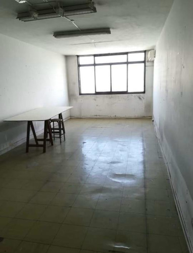 Venta. Oficina. 25 M². Lavalle Y Pasteur.