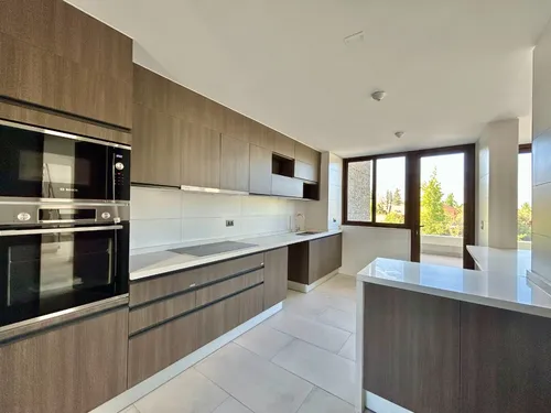 Duplex Con Jacuzzi Y Quincho Privado // 3d + 3b + Servicios