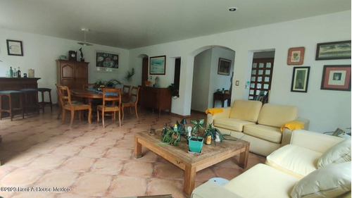 Juriquilla, Venta. Casa, Recamara En Planta Baja, Oficina, Sala De Tv