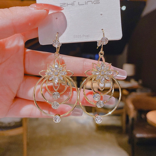 Aretes De Circulo Con Flor Moda Fashion