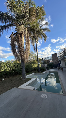 Venta Casa En Un Planta Cpileta - De Diseño Moderno Y En La Mejor Zona Del Golf De Villa Allende! La Vas A Perder