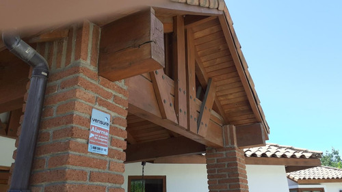 Vendo Excelente Casa Solida, 100% Confortable, Sin Detalles.