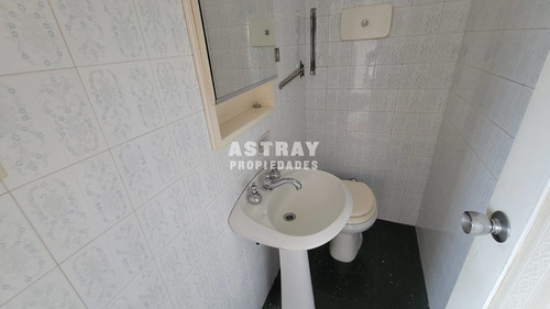 Imagen 13 de 17 de Apartamento En Venta De 3 Dormitorios En Pocitos (ref: Ast-2919)