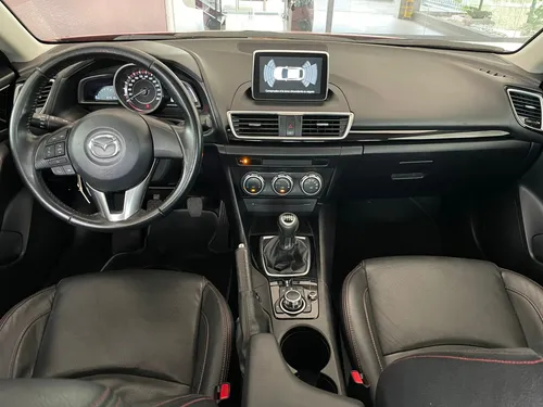 Mazda 3 2.0 Touring MT