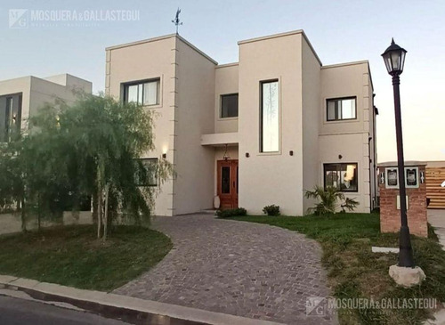 Casa En Venta En Barrio Santa Elisa - Pilar Del Este