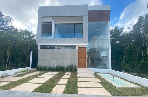 Casa En Venta En Vía Cumbres Cancún Nueva