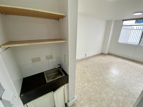 Imagen 16 de 22 de Arriendo Oficina 39m2. Chicó, Carrera 15. Piso 2, Espacio Amplio Vista Lateral, Con 1 Cupo De Parqueadero