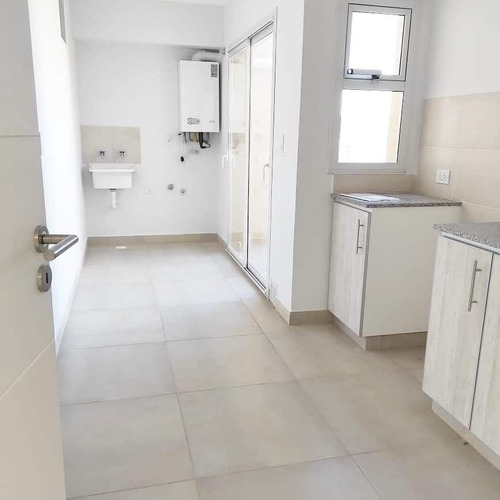 Imagen 2 de 10 de Departamento En Venta En Tandil- Oportunidad