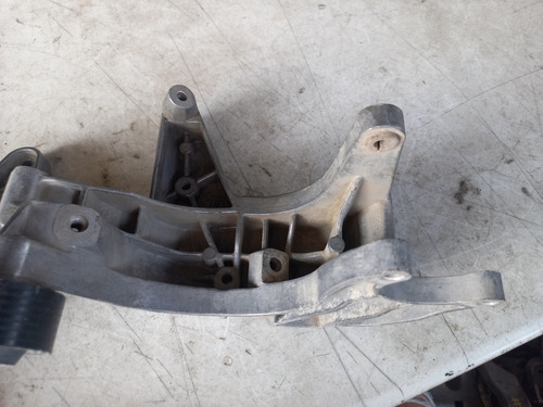 Base Soporte De Alternador Audi Q7 07-10 #70 (Usado)
