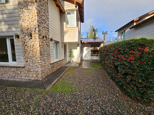 Importante Complejo De Cabañas En El Barrio Villa Ayelén De Esquel Chubut