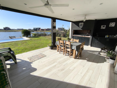 Venta Casa A La Laguna Area 7 San Sebastian