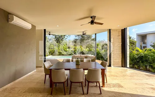 Casa En Venta En Mérida, Yucatán Country Club, Privada Oasis