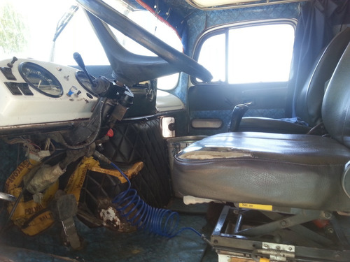Imagen 8 de 9 de Mercedes Benz 1518
