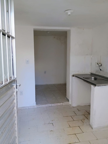 Casa Simples, 2 Dorm., Independente, A 700 Metros Do Metrô Jabaquara. Aluguel 850 Reais