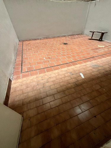 Departamento En Alquiler Frente A Plaza Flores