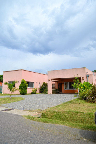 Casa En Venta En Lomas De City Bell