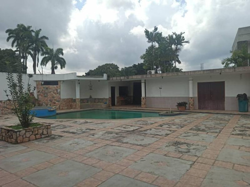 Imagen 1 de 16 de Gabriel Rivas Vende Casa En Urb. Guaparo Valencia Cod: Lemc-442