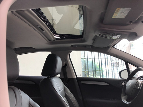 Imagen 15 de 25 de Citroën C4 Lounge 1.6 Hdi 115 Feel Pack