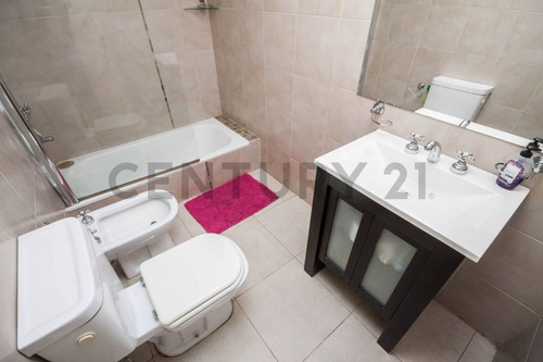 Venta Ph 3 Ambientes Con Jardín Y Parrilla