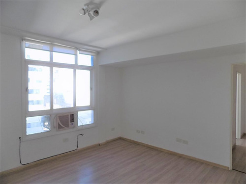 Imagen 7 de 30 de Venta Oficina 2 Amb San Nicolas Centro Luminosa Baño Completo