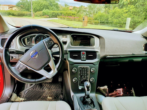 Imagen 13 de 15 de Volvo V40 Crosscountry