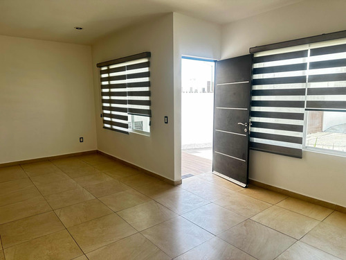 Venta Céntrica Con 5 R Y 4 B Roof Garden Y Alberca