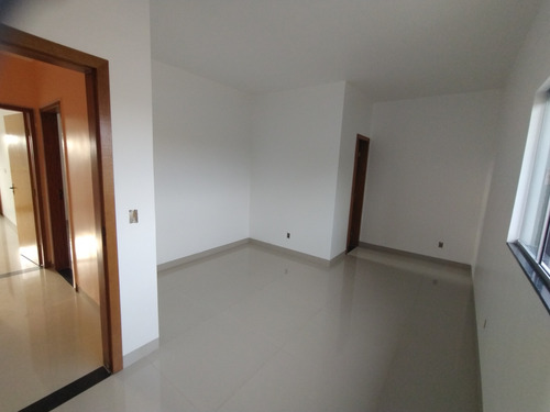 Casa/sobrado 3 Quartos Próximo Terminal Do Garavelo