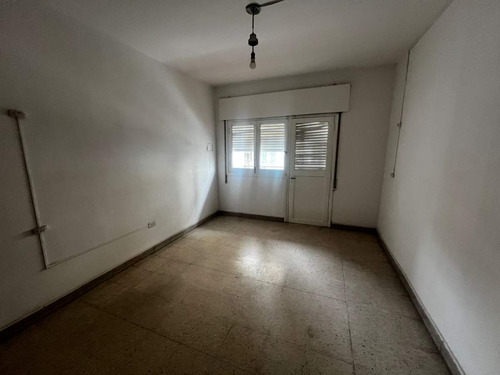 Excelente Casa Comercial - Centro