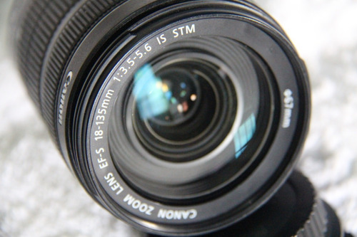 Lente Canon 18-135mm Stm Silenciosa . Desconto À Vista