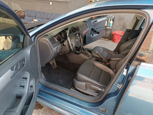 Volkswagen Jetta 2.0 Tdi L4 T Diesel Nave B A C At