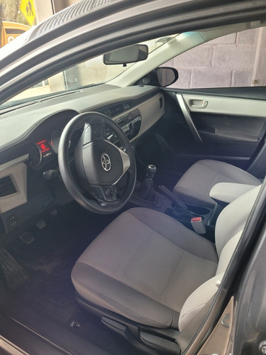 Imagen 8 de 15 de Toyota Corolla 2014 1.8 Xei Mt 140cv