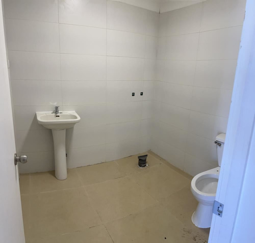 Gran Local Comercial En Arriendo En Rotonda Concón.