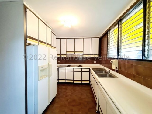 Imagen 12 de 26 de Venta De Amplia Casa En Los Palos Grandes / Cl 23-10886