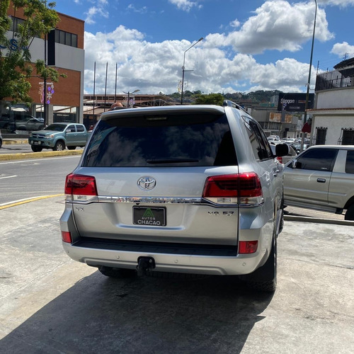 Imagen 7 de 8 de Toyota Land Cruiser Vx L200