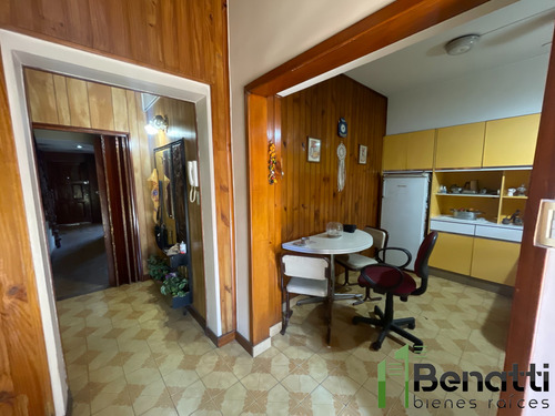 Casa En Lote Propio En Venta. Ciudadela. Excelente Ubicación