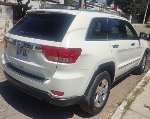 Jeep Grand Cherokee Laredo V6 4x2 At