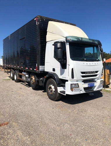 Imagem 1 de 10 de Iveco Baú