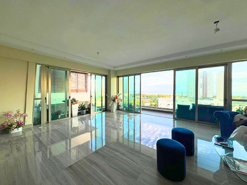 Magnífico Apartamento Con Vista Al Mar En Venta En Los Cacic