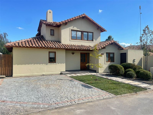 Casa En Arriendo De 4 Dorm. En Colina, Chicureo, Piedra Roja