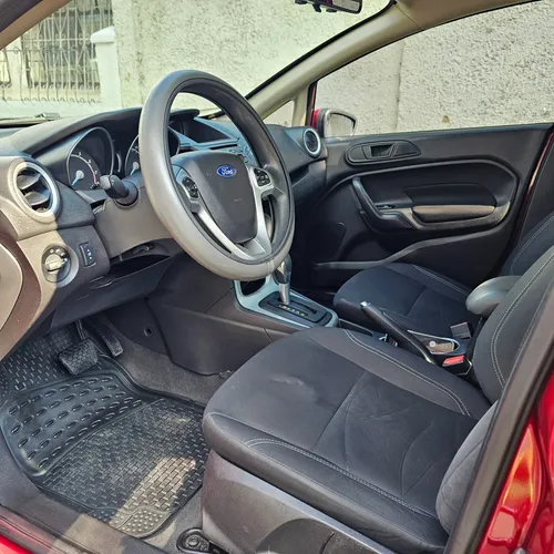 Ford Fiesta 1.6 sedan automático