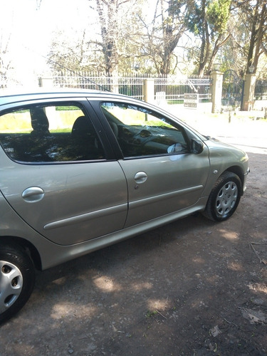 Imagen 8 de 14 de Peugeot 206 1.6 Premium