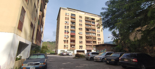 Apartamento En Venta En Montepino. Yr